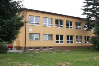 Základná škola s materskou školou v Tepličke nad Váhom
